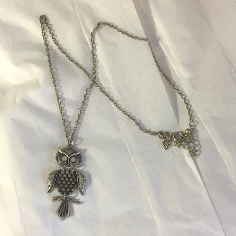 Chain with Owl Pendant .. Necklace - Picture 3 of 7